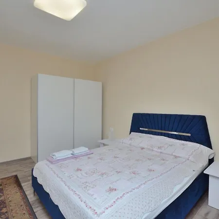 Apartment Bela *