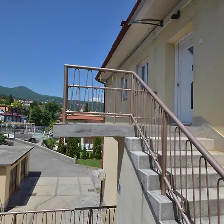 Apartment Bela *