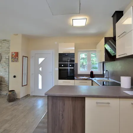 Bela Apartment Lovran